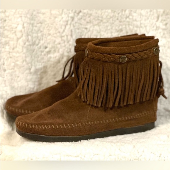 Minnetonka Shoes - Minnetonka Boots Womens 6.5 Fringed Boho Moccasins Ankle Booties Brown Suede Zip